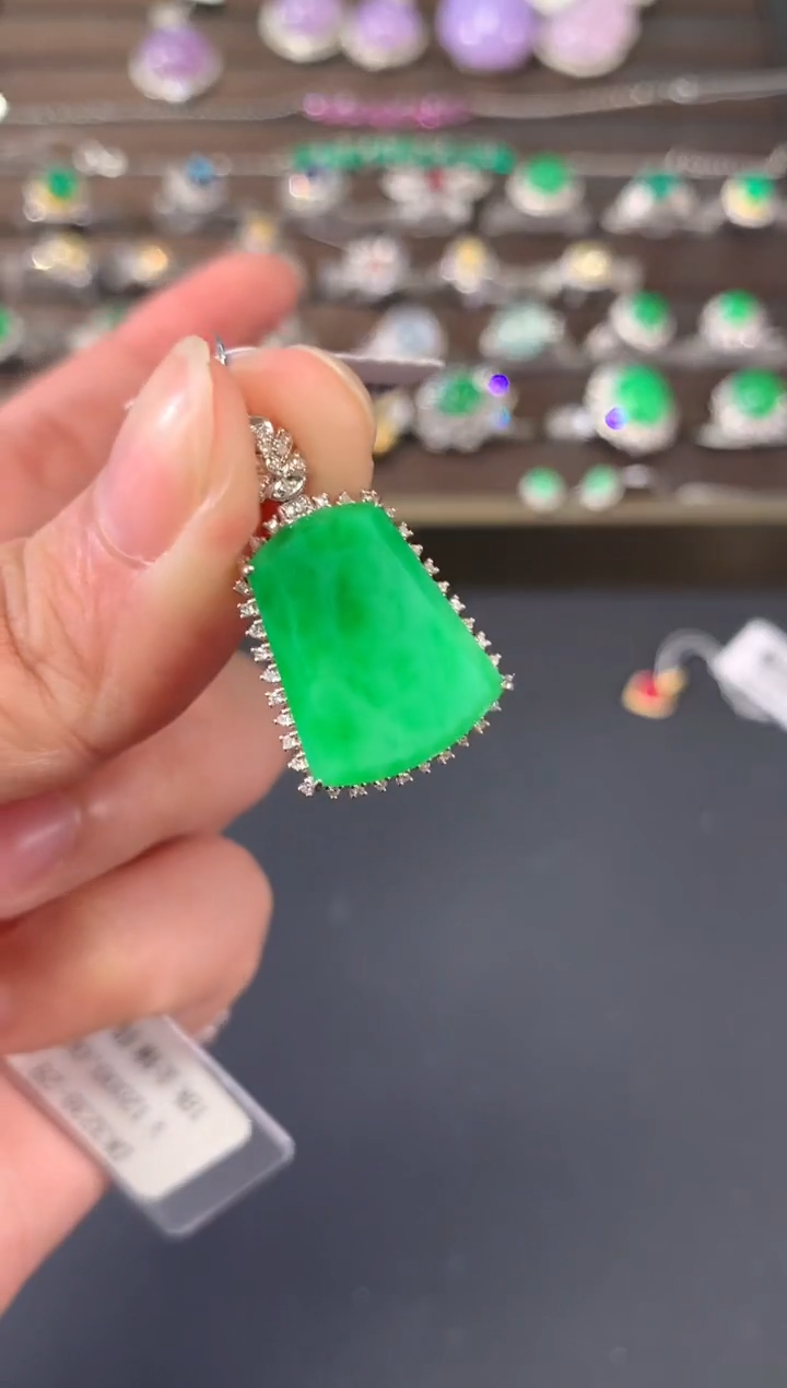 【闪购商品】翡翠吊坠(不含链)18K金镶嵌A665|4980