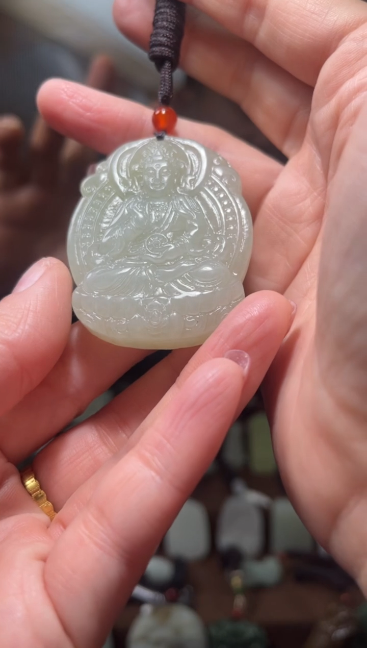 颈饰未镶嵌和田玉·