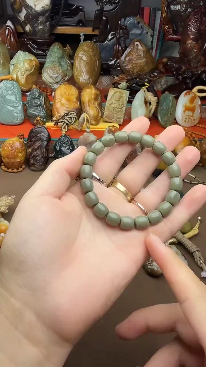 未镶嵌手串和田玉沙枣青老型珠手串