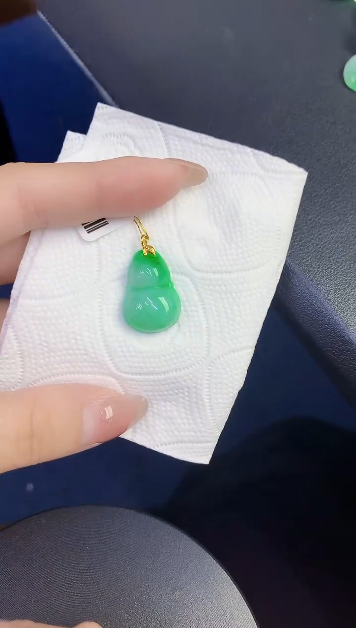 颈饰18K金镶嵌翡翠缅甸天然翡翠A货
