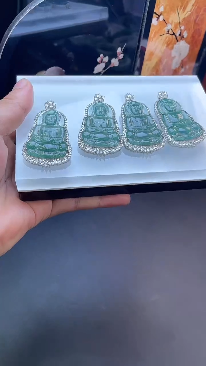 颈饰银S925镶嵌翡翠观音