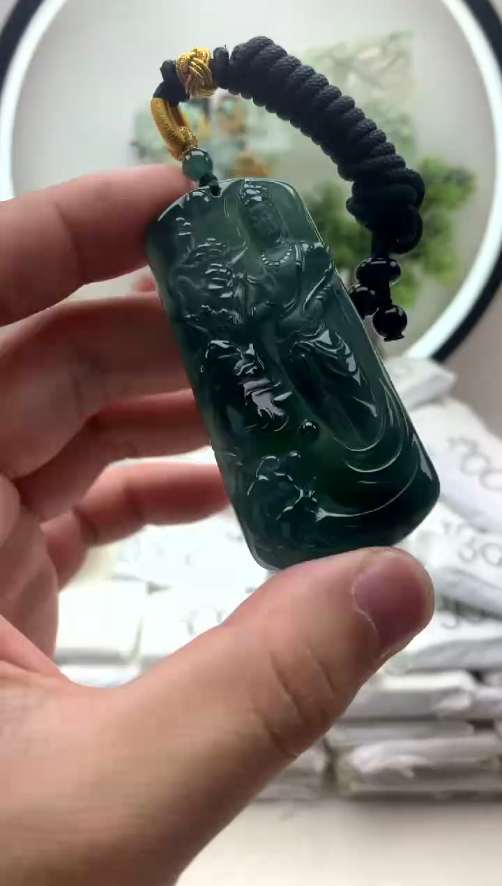 颈饰未镶嵌翡翠大势至