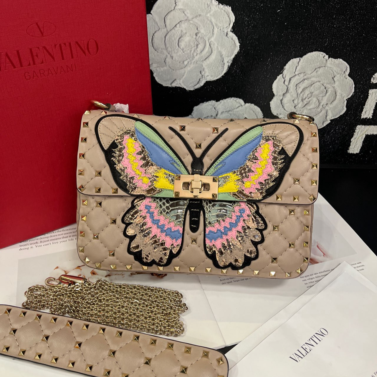 95新 Valentino/华伦天奴 裸色蝴蝶铆钉单肩包B2319