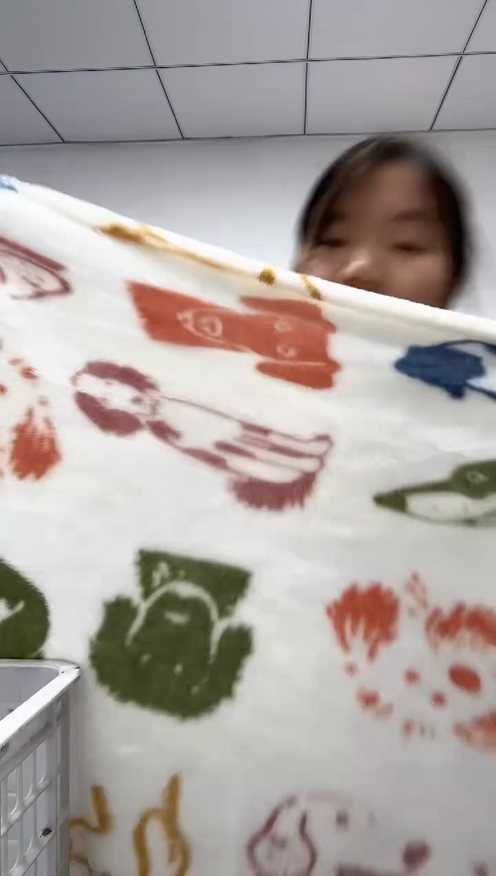 法兰绒2.5X1.7左右以主播介绍为准