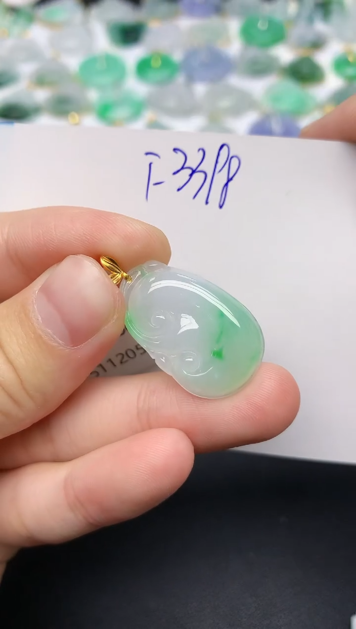 颈饰18K金镶嵌翡翠天然缅甸A货翡翠百元以上9元证书费自理