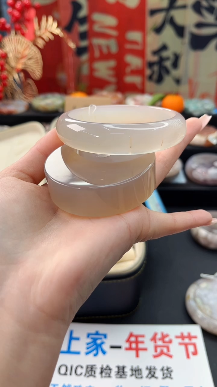 【闪购商品】石英质玉手镯未镶嵌赠送镯心（61圈口）