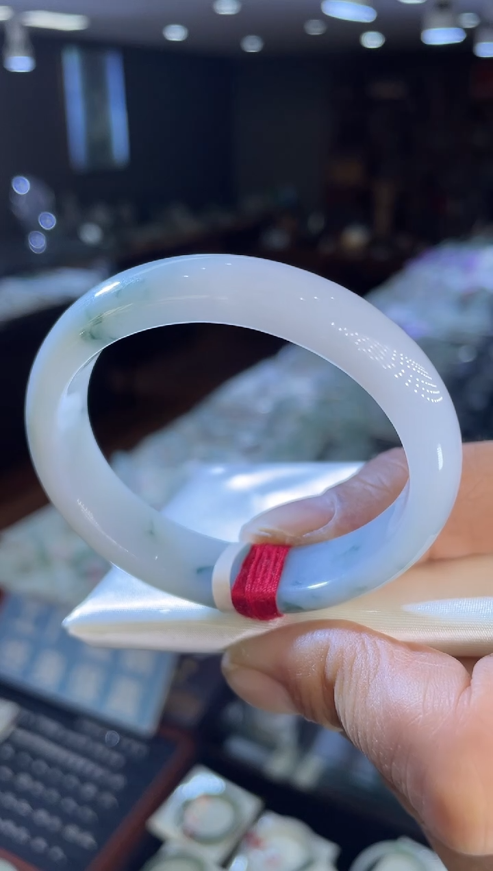 未镶嵌手镯翡翠贵妃