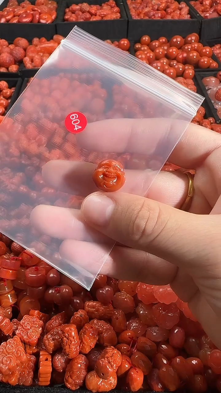 颈饰未镶嵌南红玛瑙1