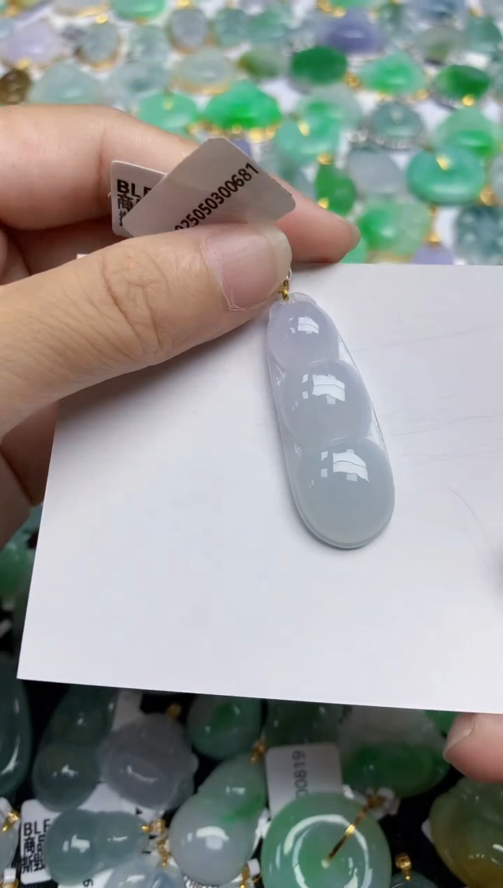 翡翠18K金镶嵌颈饰天然翡翠A货