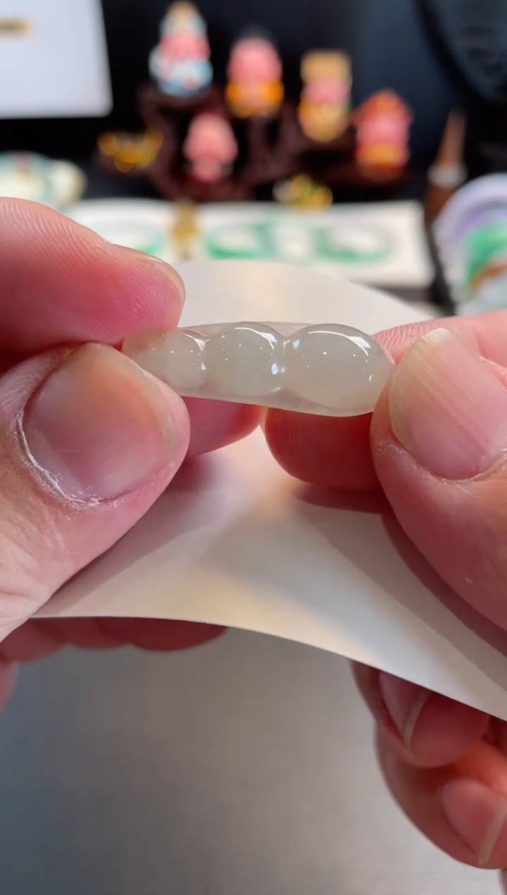 翡翠手镯未镶嵌42有纹裂