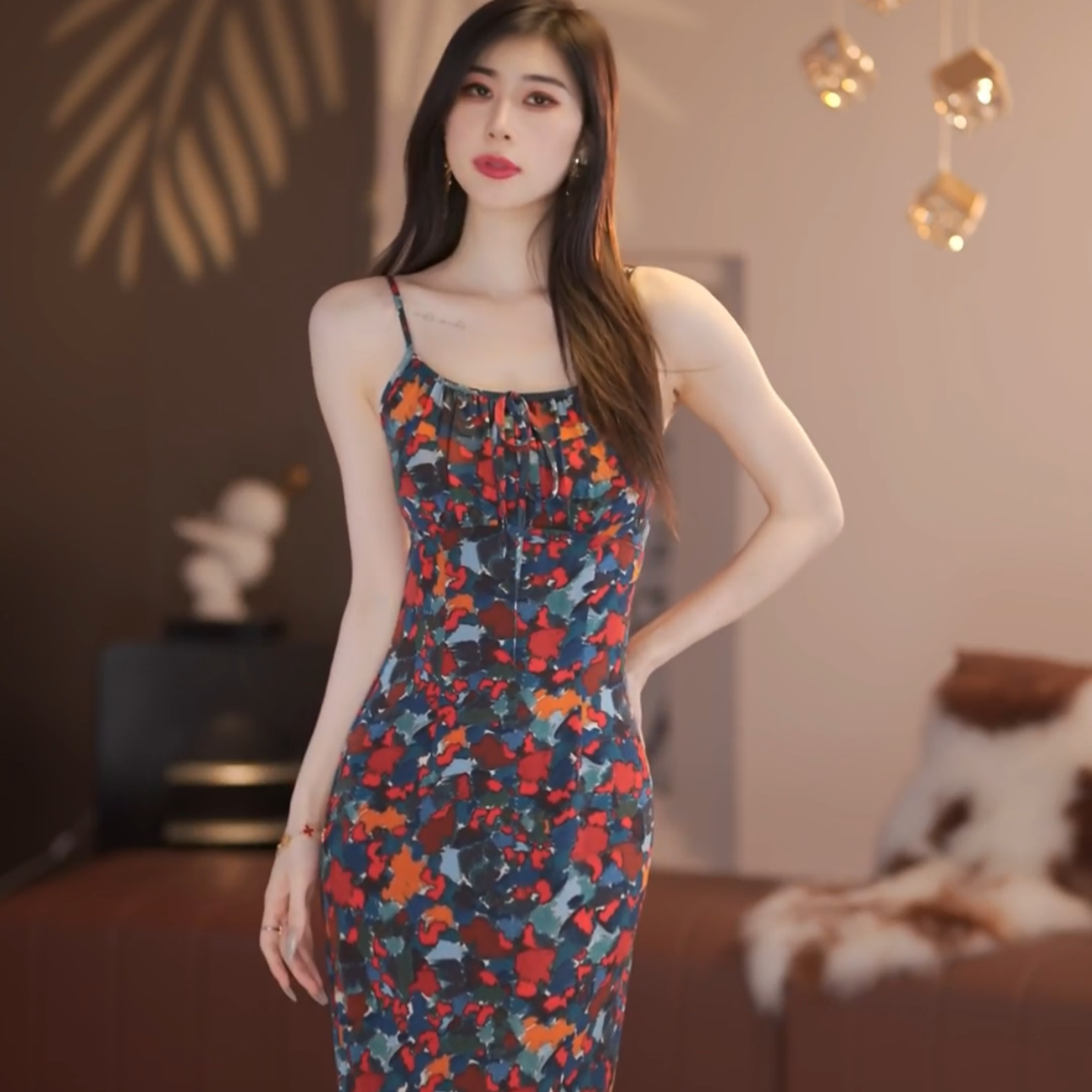【火火】油画碎片春季新款法式高级显瘦吊带直筒连衣裙-YL11268
