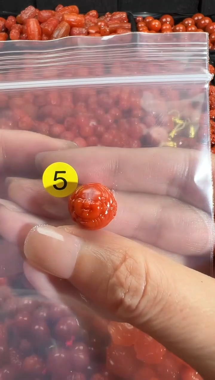 颈饰未镶嵌南红玛瑙1