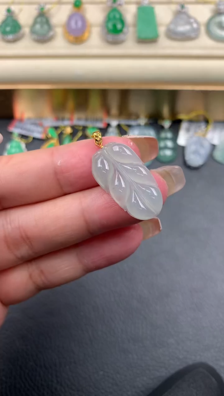 【闪购商品】翡翠颈饰18K金镶嵌Q265      