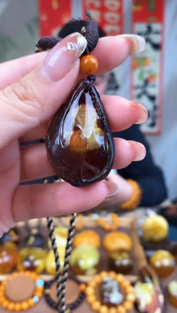 【闪购商品】琥珀裸石未镶嵌基地发货 一物一证 顺丰包邮