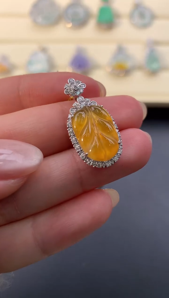 【闪购商品】翡翠颈饰18K金镶嵌D995     