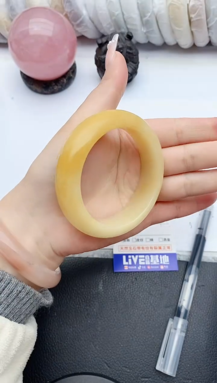 【闪购商品】石英质玉手镯未镶嵌64+56/57