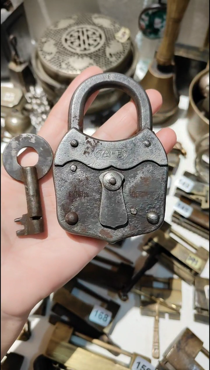金属古典摆件家居摆件一个