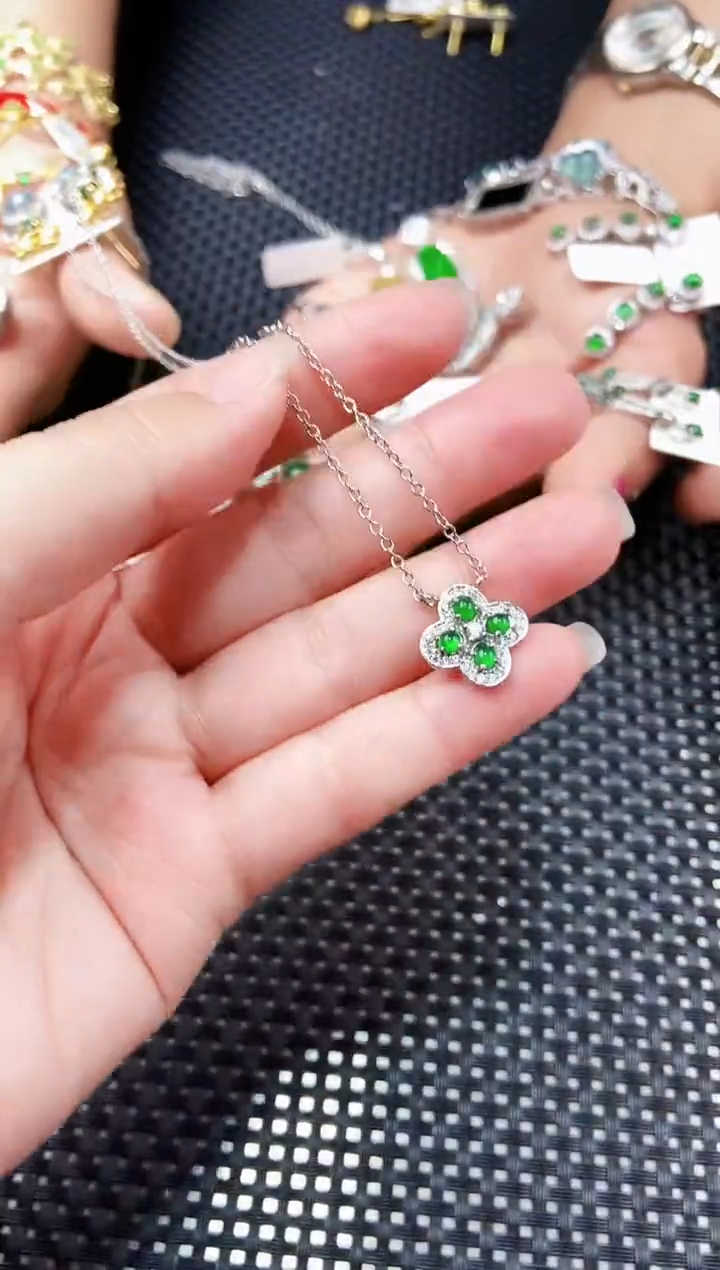 【闪购商品】翡翠颈饰未镶嵌111111111