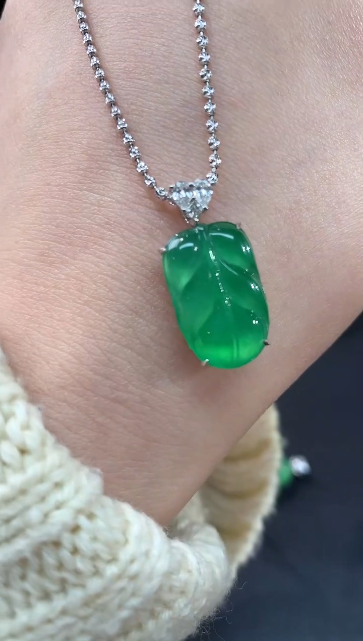 【闪购商品】翡翠吊坠(不含链)18K金镶嵌叶子A102|69999