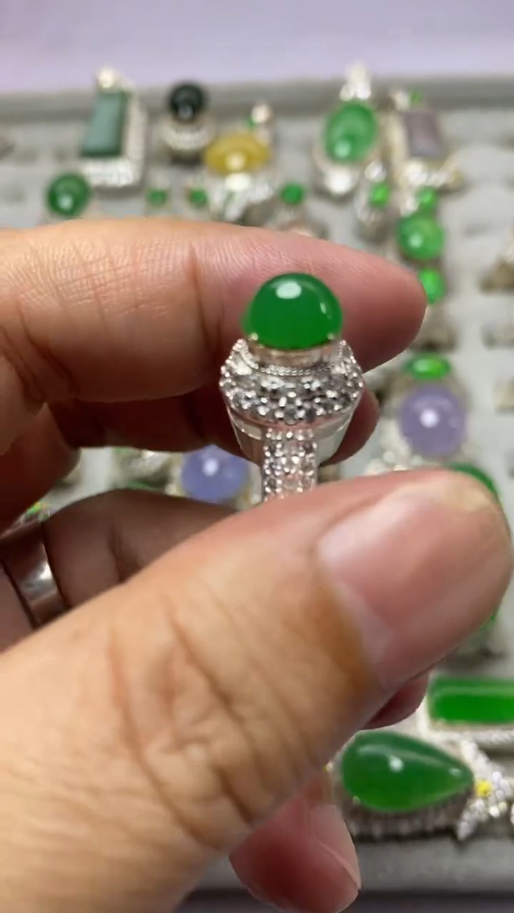 【闪购商品】定制翡翠未镶嵌戒指