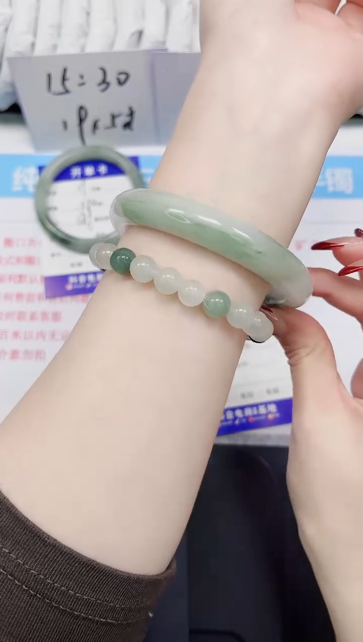 【闪购商品】石英质玉手镯未镶嵌10