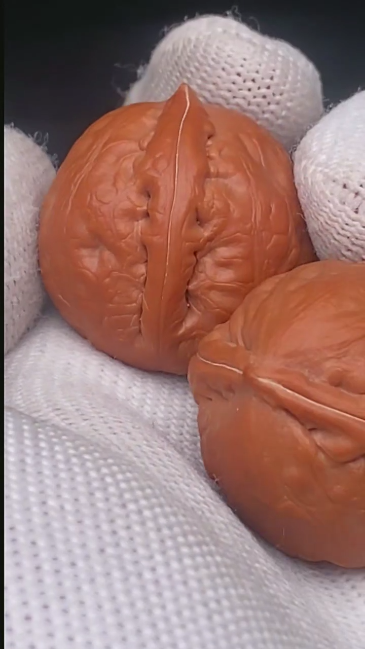 【闪购商品】文玩核桃把件绣球