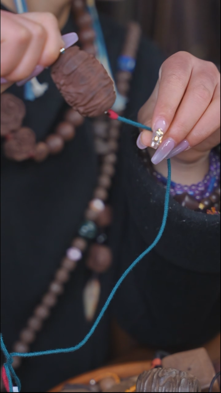 【闪购商品】泥塑龙涎念慈祥云脖挂款式