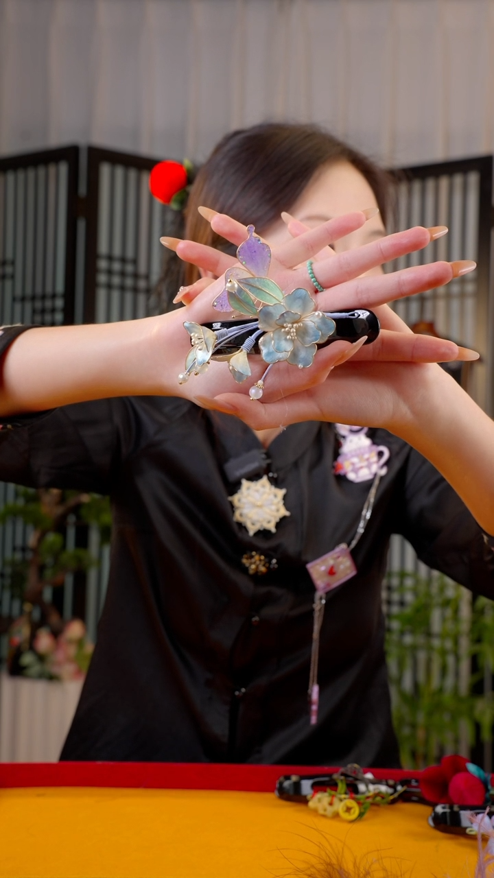 刺绣C****.非遗苏绣绒花手工饰品