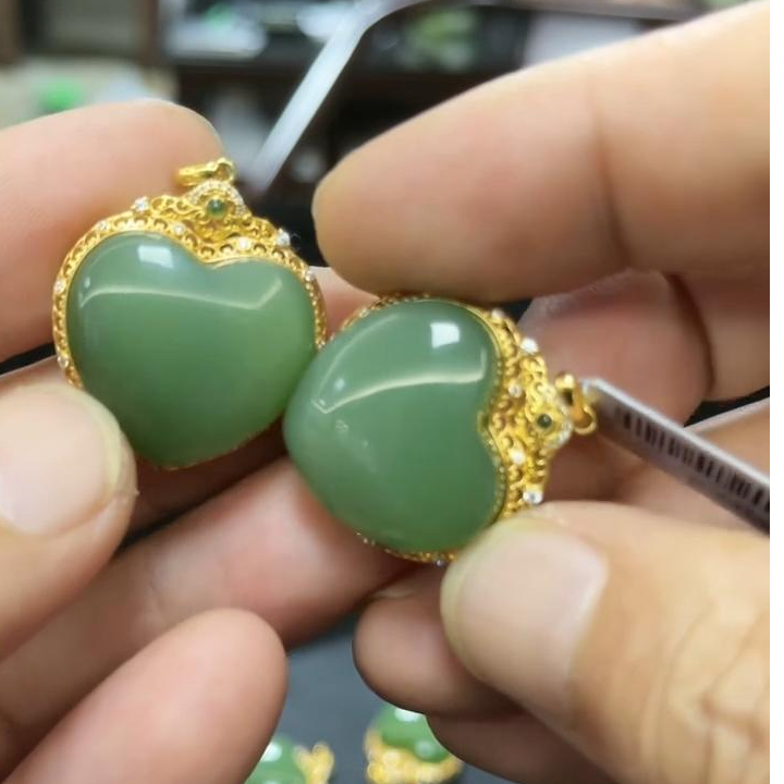 【老郑家】18K金和田玉吊坠 多样性发1件不带链  