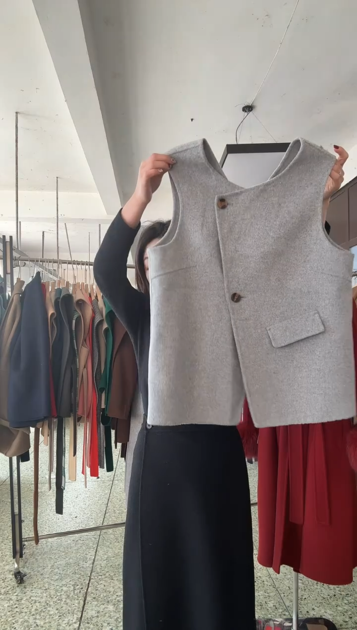 前后可穿灰色均码120斤