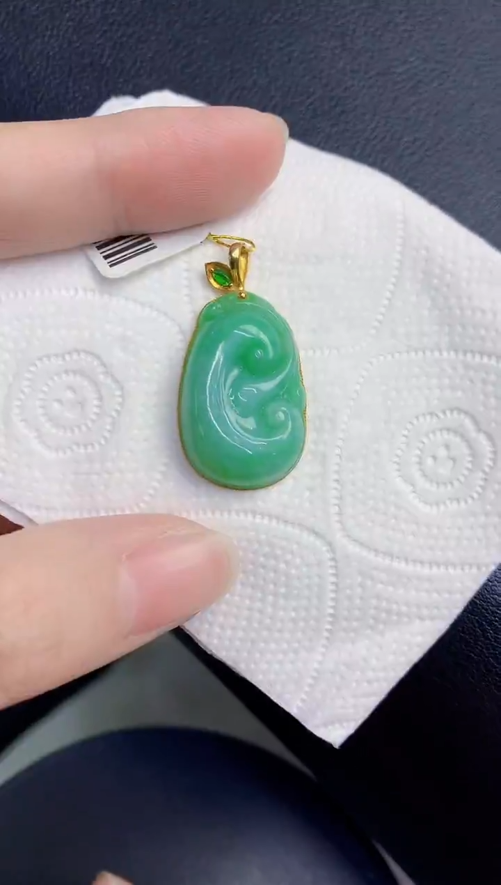 颈饰18K金镶嵌翡翠天然翡翠缅甸A货