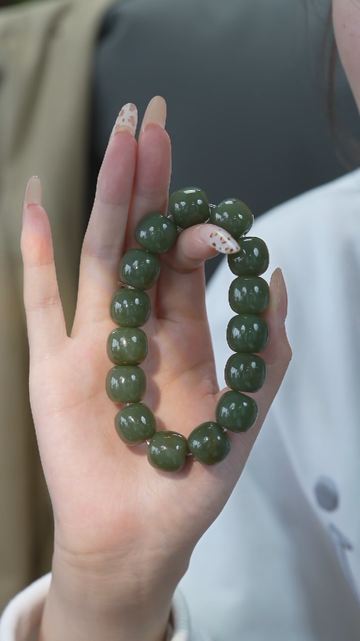 和田玉未镶嵌颈饰手串