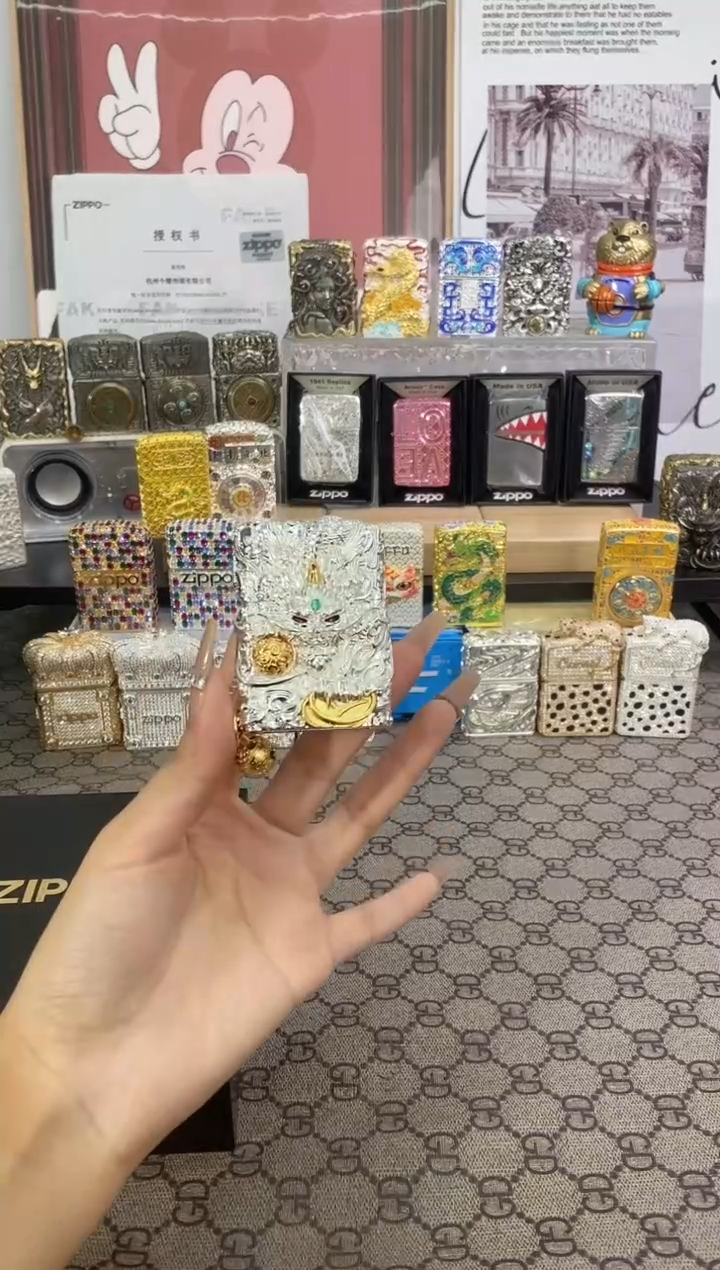 镜面镀银灵动貔貅ZIPPO