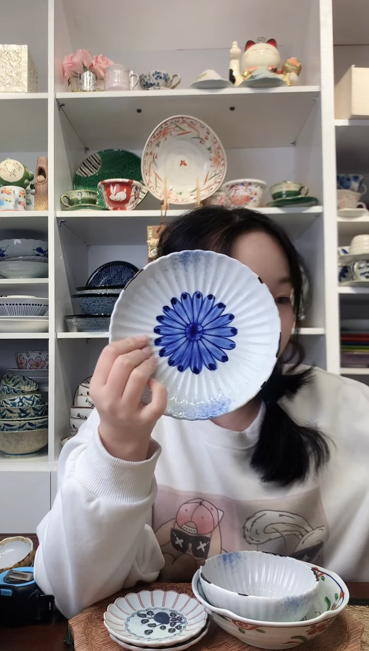 陶瓷有田烧手绘菊花小盘16cm