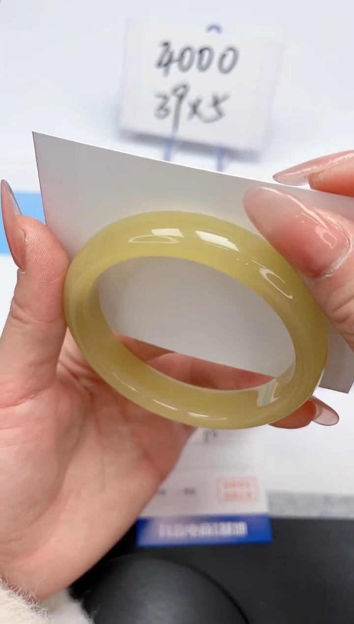 【闪购商品】石英质玉手镯未镶嵌85-60