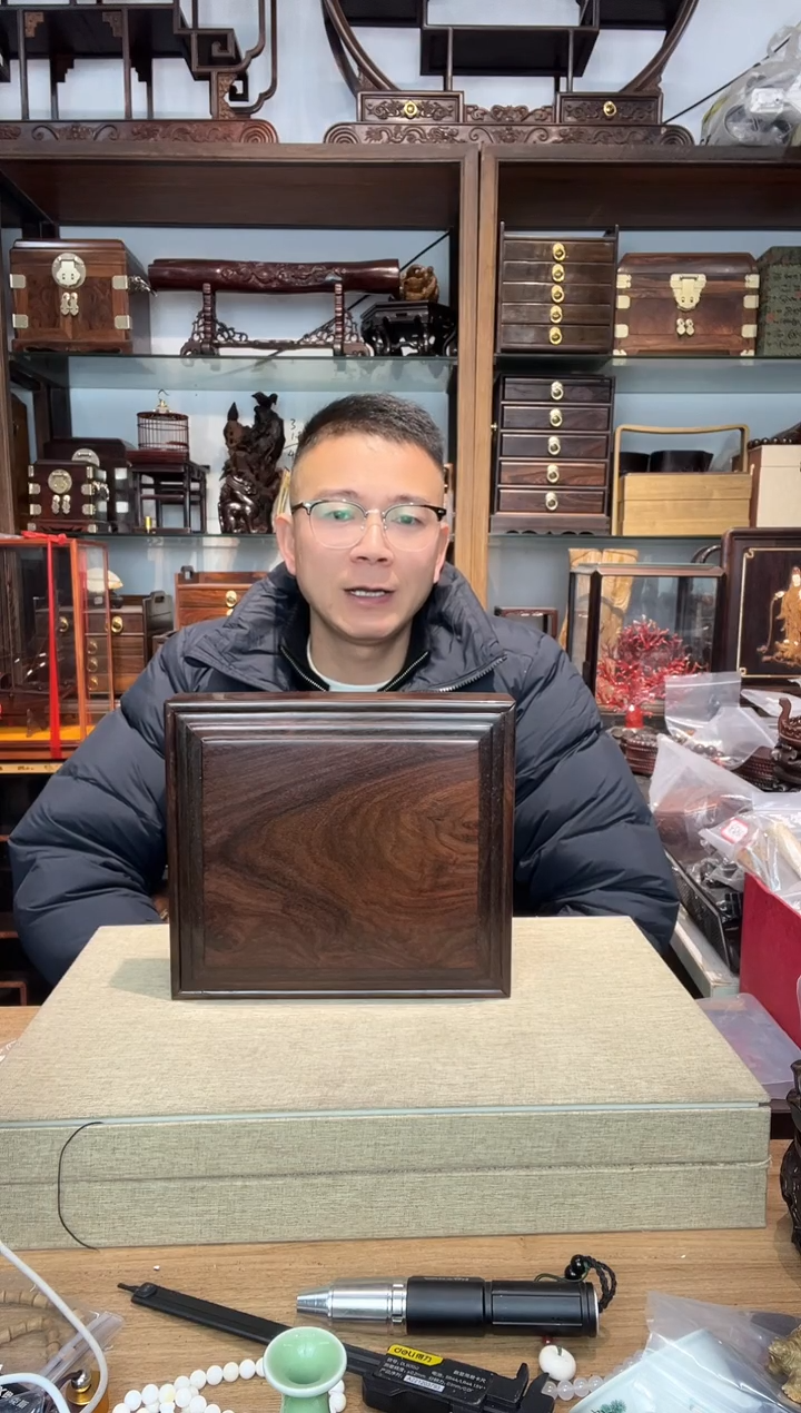 乌木类书架072大红酸枝素面全独茶饼盒