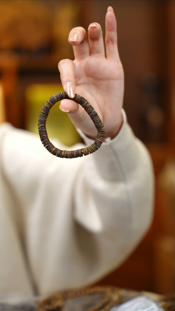 沉香手串红骨凹身 07片片珠单圈 6克+ 多样性发一