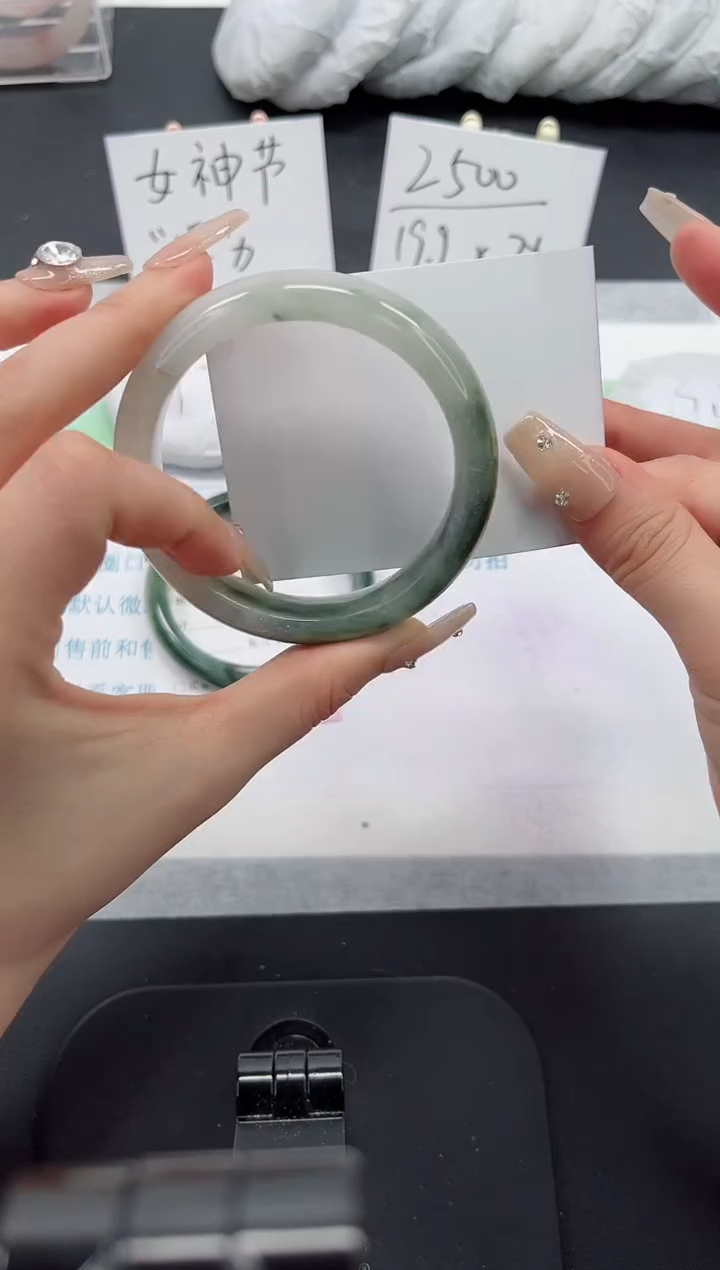 【闪购商品】石英质玉手镯未镶嵌51号-58.5圈