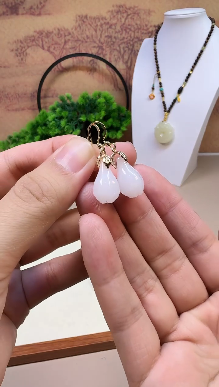 14K金镶嵌和田玉耳饰E162 