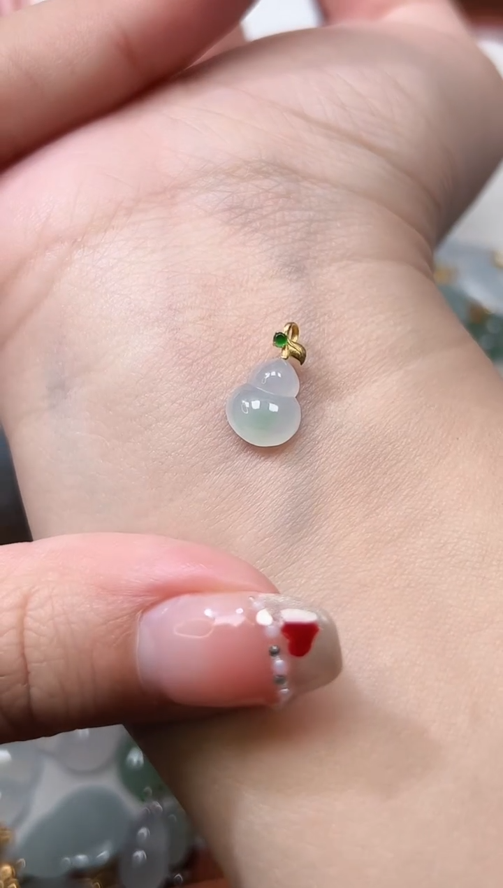 【闪购商品】翡翠颈饰18K金镶嵌28葫芦