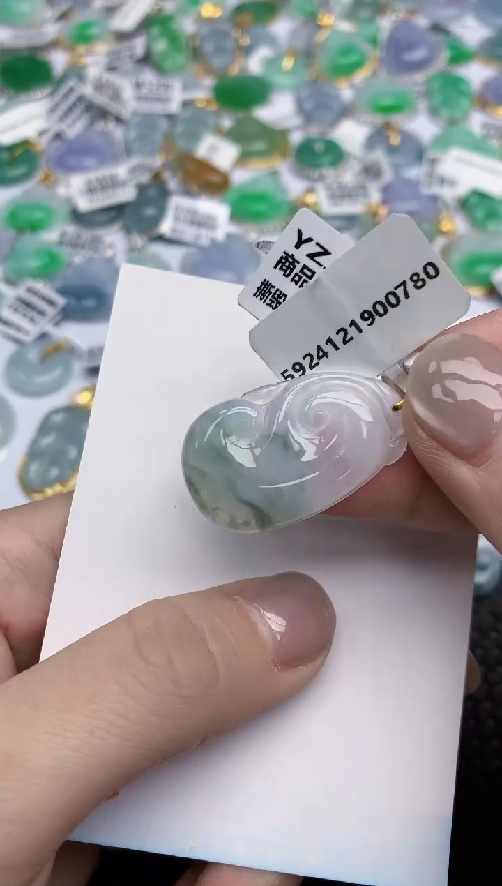 【闪购商品】翡翠颈饰18K金镶嵌天然翡翠A货