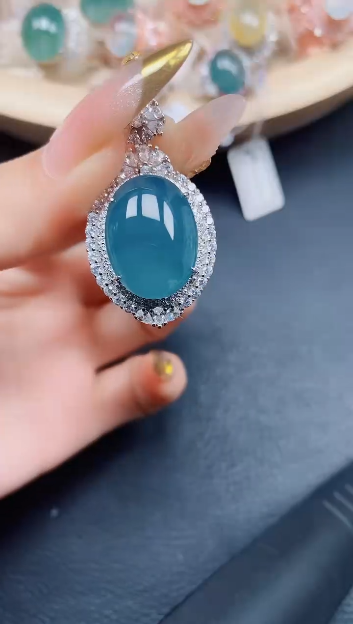 【闪购商品】翡翠吊坠(赠链)银S925镶嵌翡翠