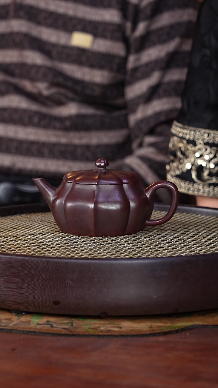 【闪购商品】紫砂茶壶杨军保17-59 古乌泥筋纹器260c