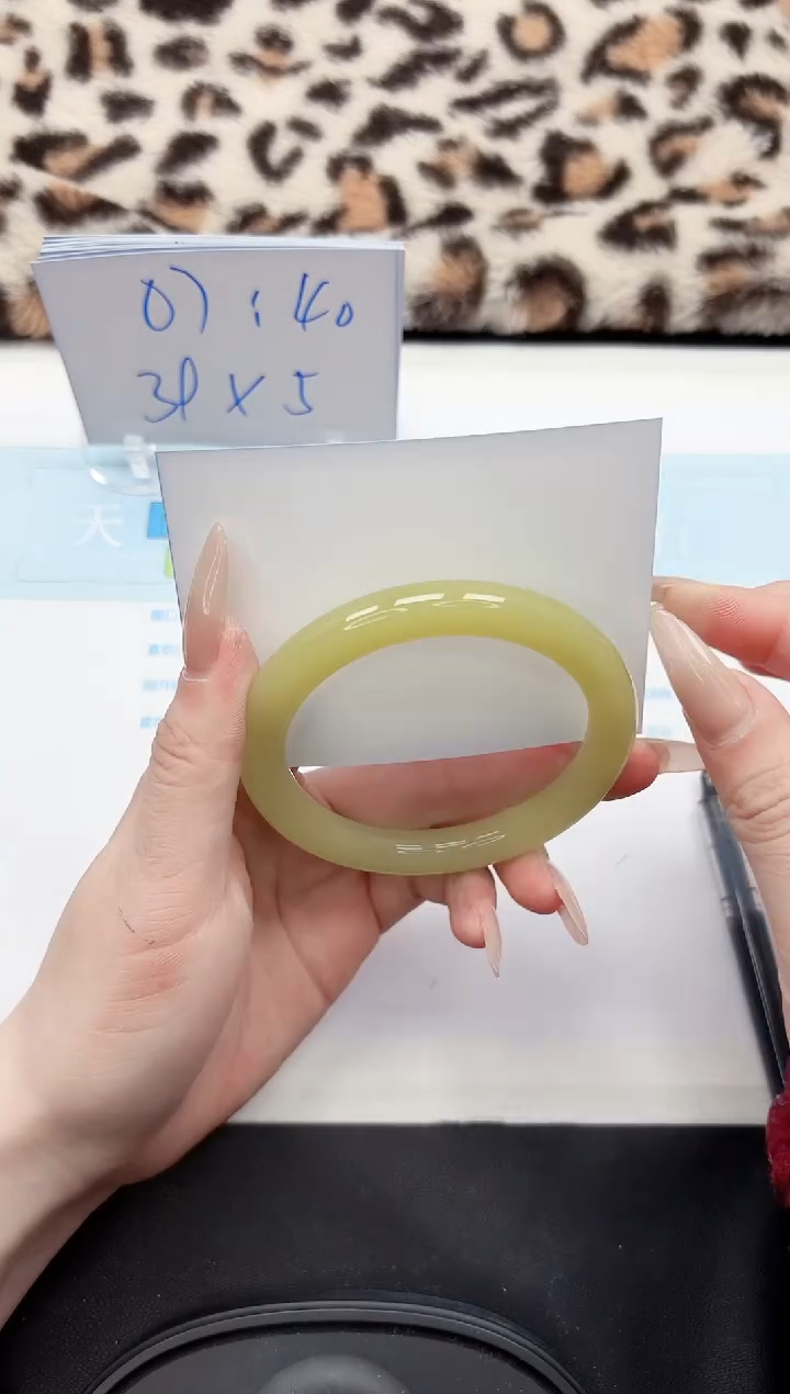 【闪购商品】石英质玉手镯未镶嵌223-55