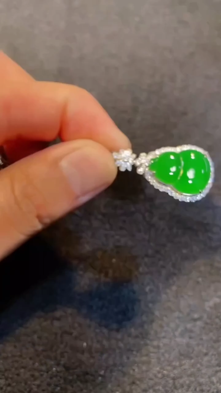 【闪购商品】翡翠吊坠(不含链)18K金镶嵌多样性发货不含链其一