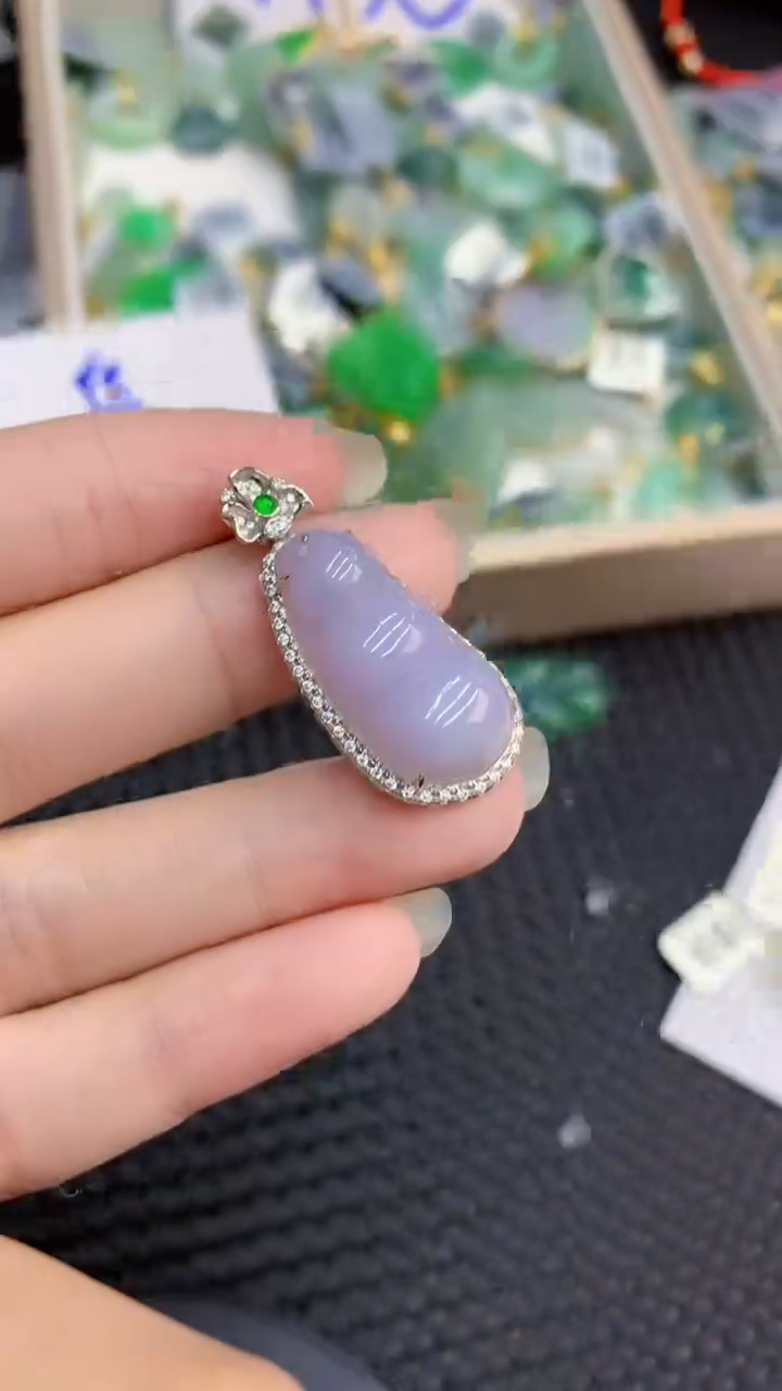 【闪购商品】翡翠颈饰18K金镶嵌            8