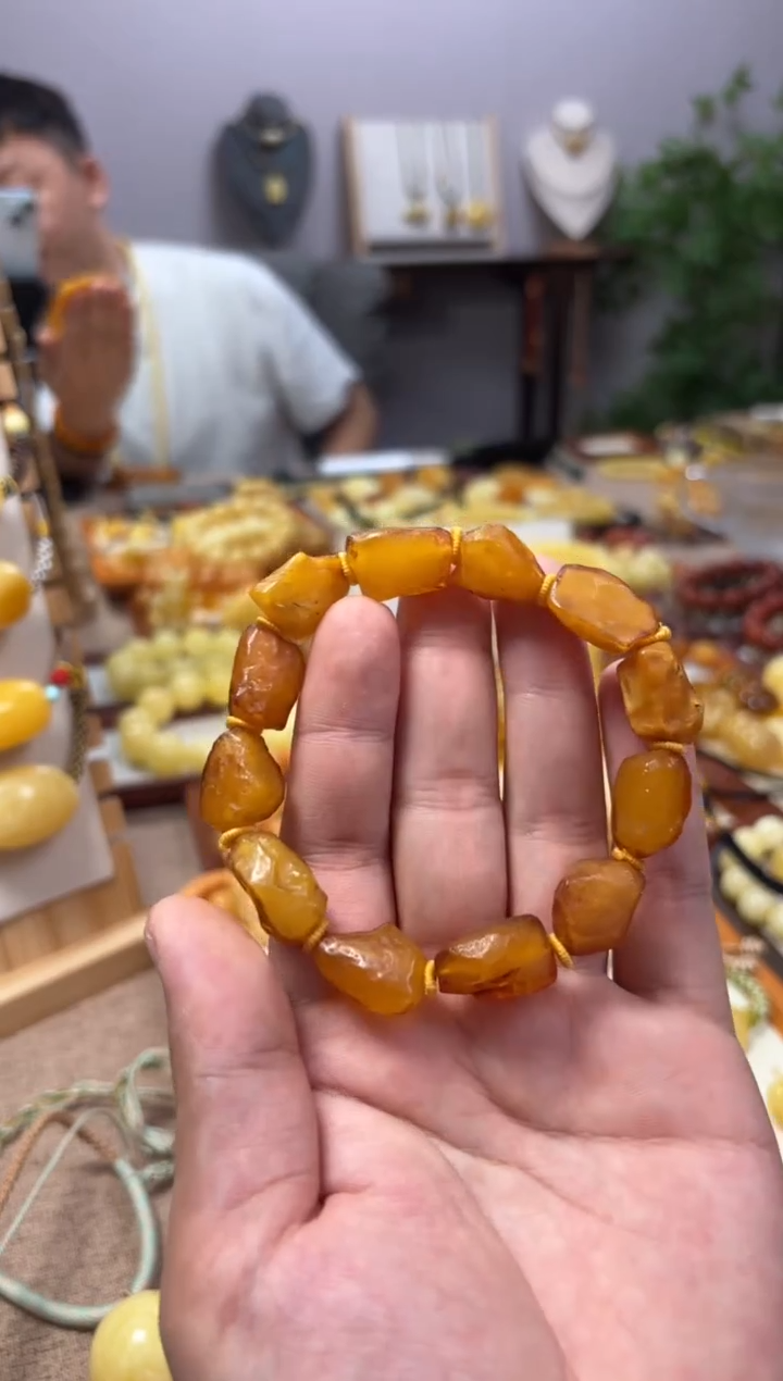 【闪购商品】蜜蜡裸石未镶嵌手串