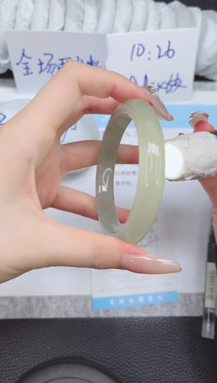 未镶嵌手镯石英质玉120-58.8