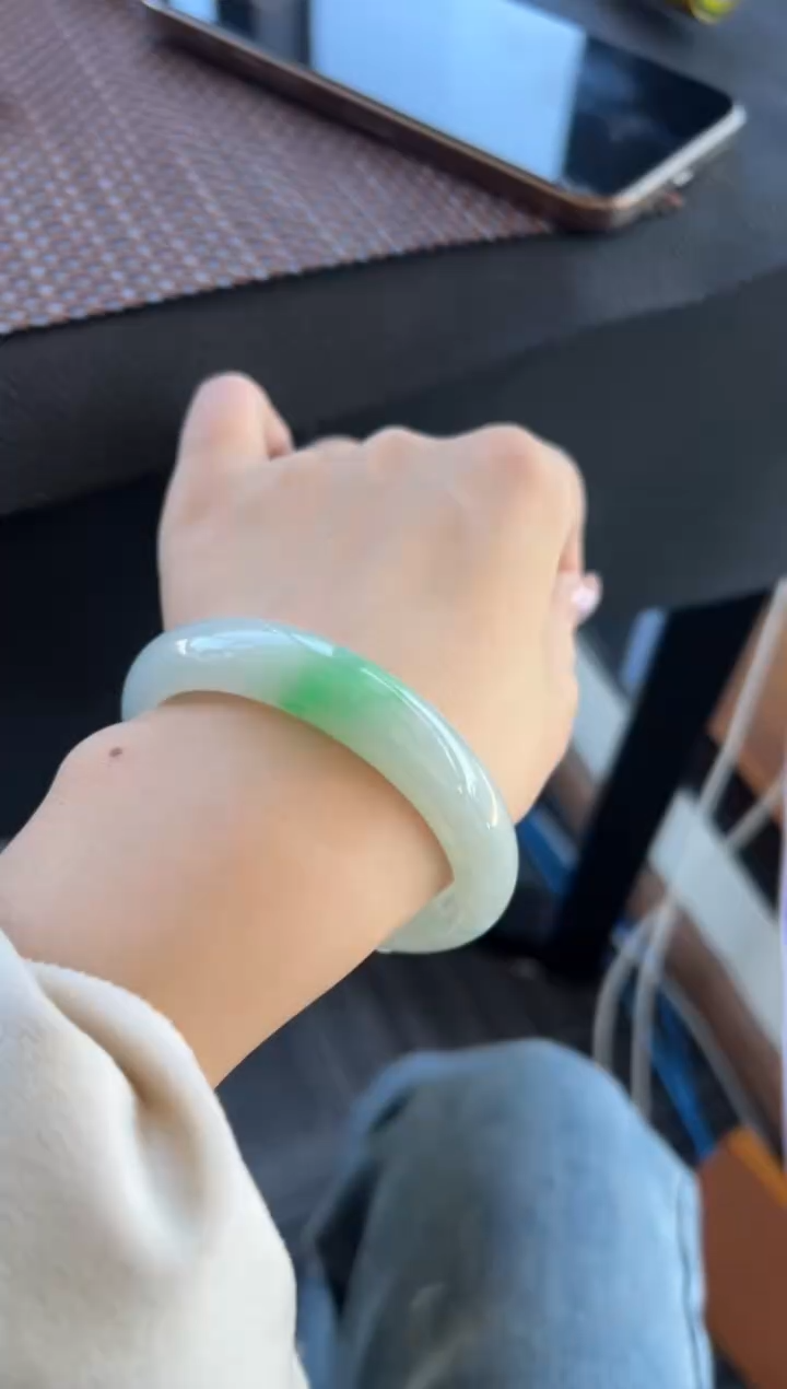 【闪购商品】翡翠手镯未镶嵌22号55.4*12.6*7.8