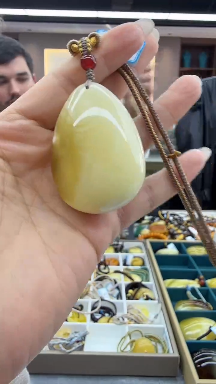 琥珀颈饰未镶嵌222秒拍号 假一罚三 